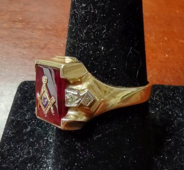 Buy Vintage 10K Yellow Gold Masonic Ring, 6.97g, Red Ruby, 2 Diamonds, Size 11.5 - Image 6