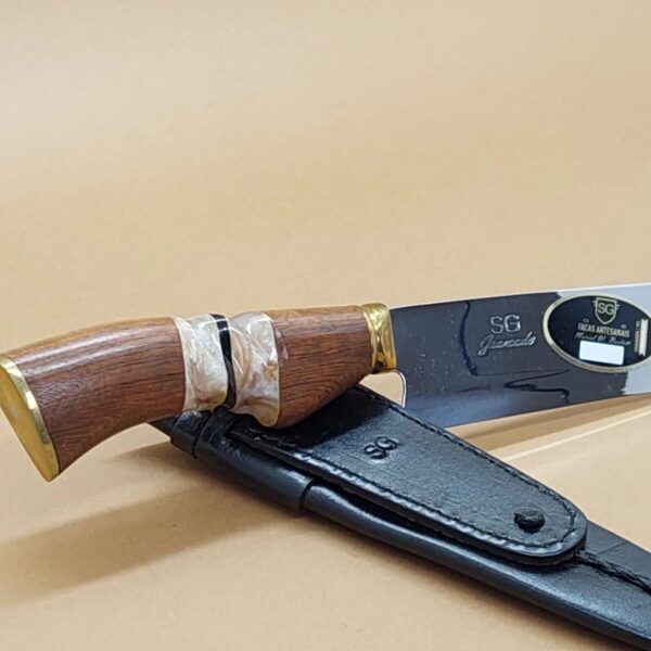 Handmade stainless steel knife and sharpening steel - Image 3